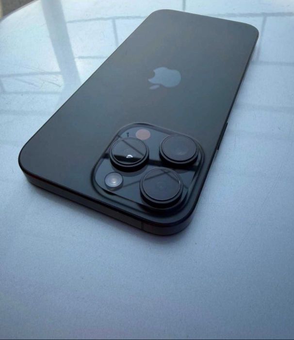 vând sau schimb iPhone 16 Pro Max 256 giga