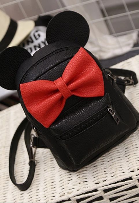 дамска раница кожена мики маус с червена сладурска панделка ново чанта