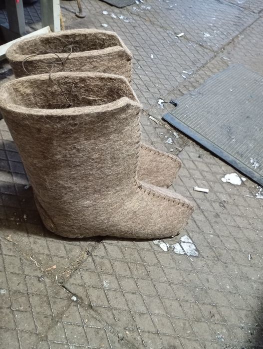 Продам валенки р43-42