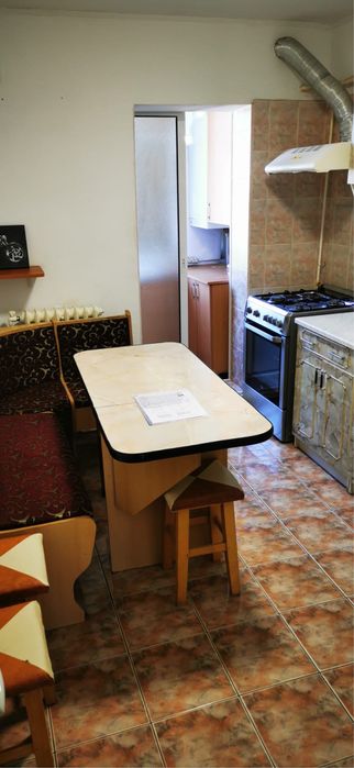 PF inchiriez apt vizavi de Palas