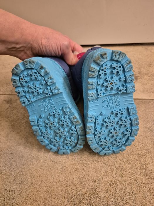 Бебешки зимни ботуши тип апрески с топла вата от Декатлон 18-19 номер