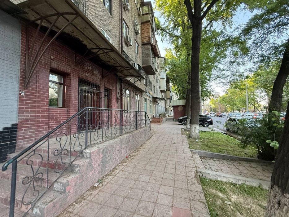 Старт стадион - Сдается в аренду помещение вдоль дороги 160м2