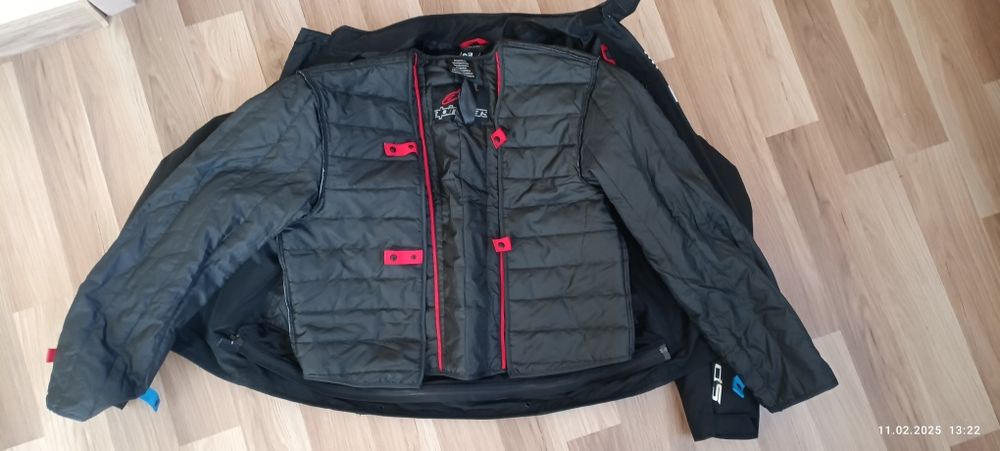 Мото яке Alpinestars