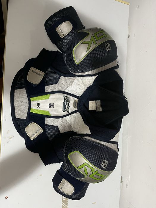 Хоккейный нагрудник