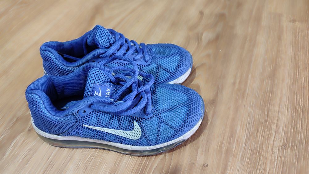 Продам детские кроссовки