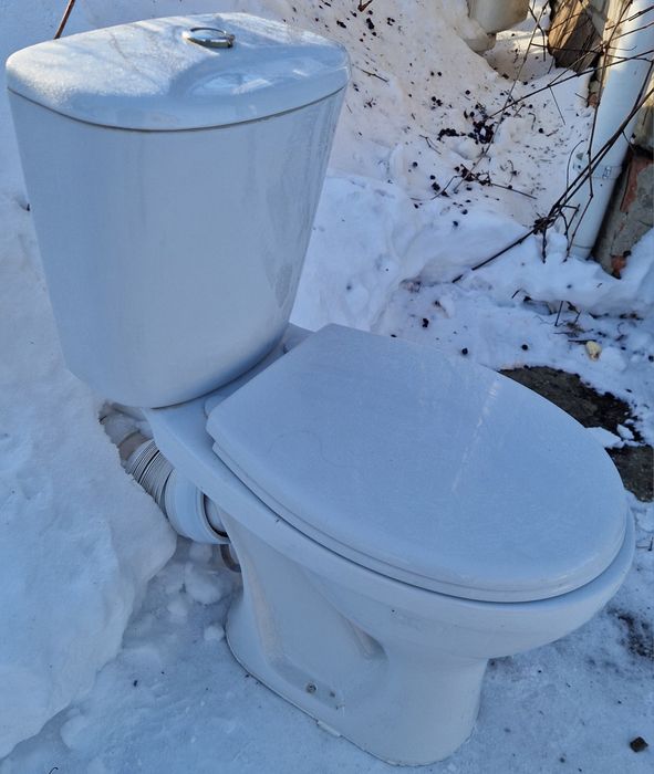 Продаётся унитаз