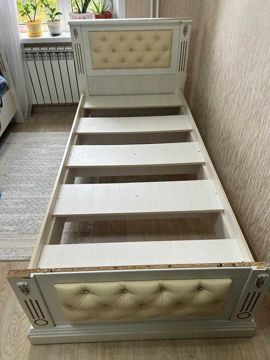 односпальная кровать 2шт