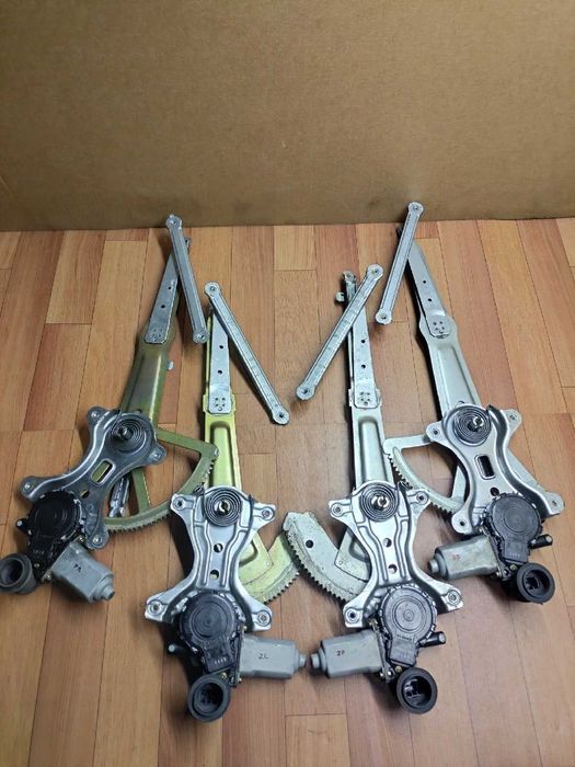 Продам Моторчик стеклоподъемника и механизм Toyota Ipsum 20 кузов