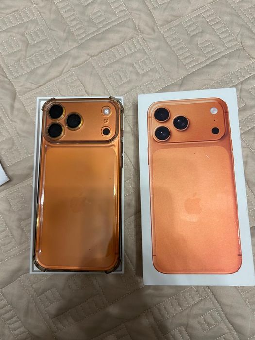 iPhone 17 pro max cosmic orange