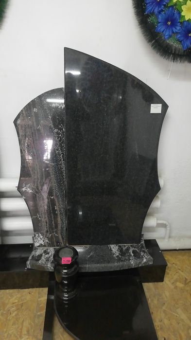 Памятники Горняков 14