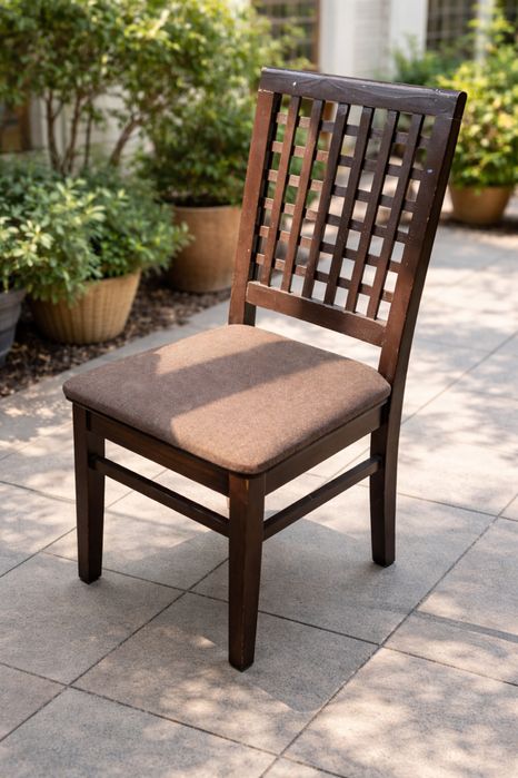 Обеденный стол с 4 стульями