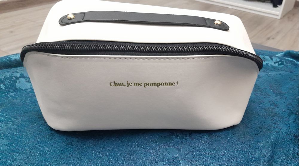 Молочная косметичка