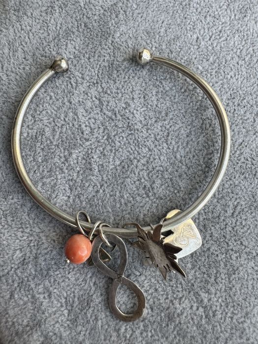 Bratara din argint cu charmuri