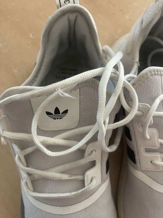 Vind adidas in stare foarte buna