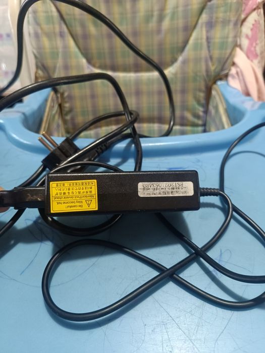 Адаптер питания для ноутбуков ASUS