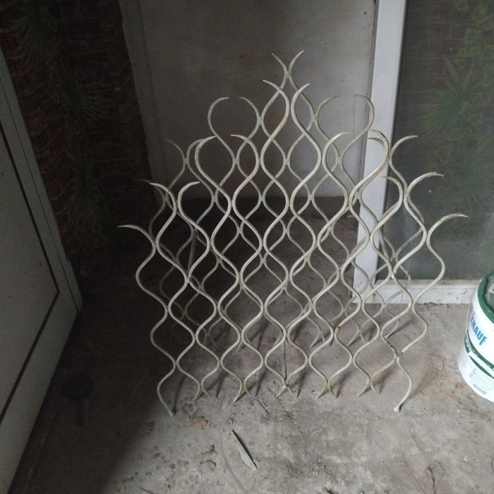 Поставка за бутилки за вино от ковано желязо.80 Евро.. Бутилка за кисл