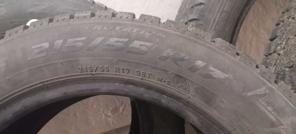 Резина зима 215/55/17
