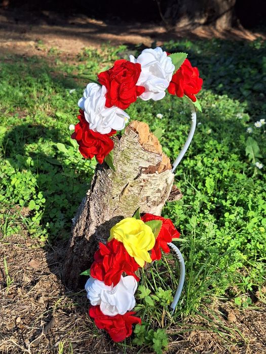 Диадема за коса с цветя/народни танци, лазарки/