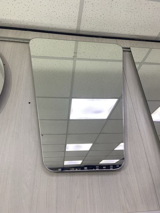 Продаем зеркало новую