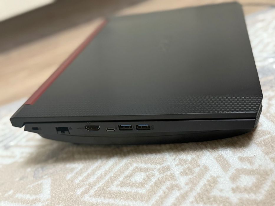 Продам ноутбук !