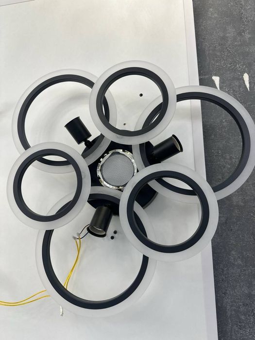 Hit tech led lampa svitilnik bra plafon ustanofka