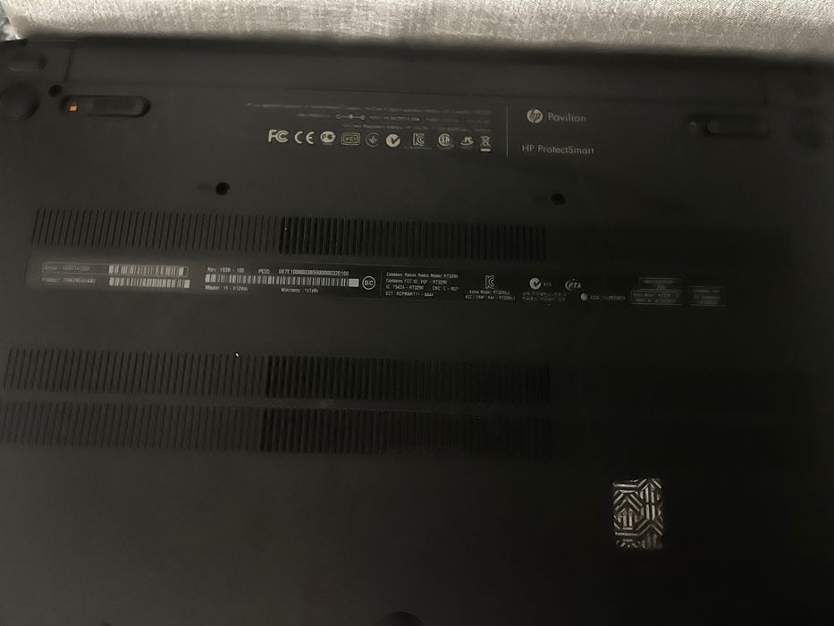 HP Touchscreen 16GB RAM SSD 477GB + Încărcător – Laptop Funcțional