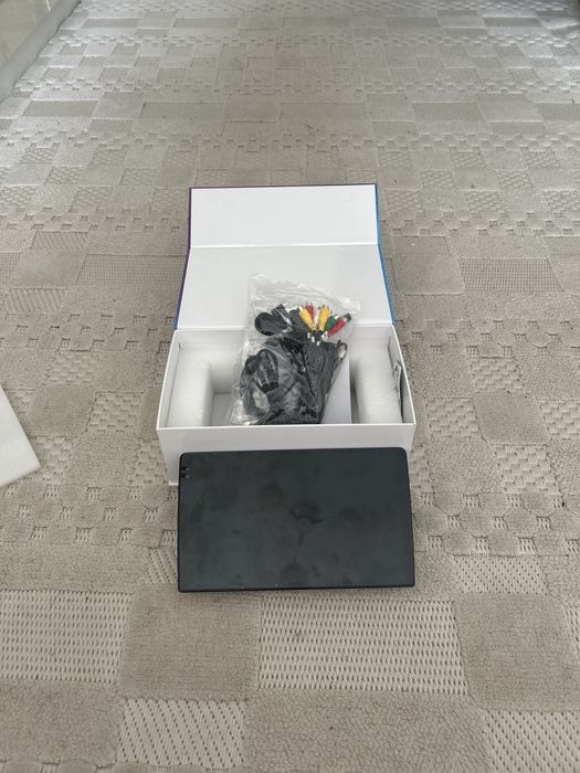 Андроид «MEKEDE 10”» новая