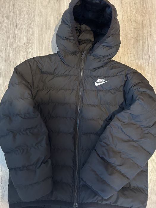 Vand geaca de la Nike