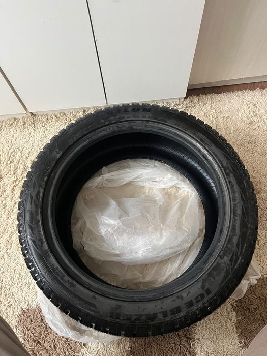 Продам шины зимние с шипами