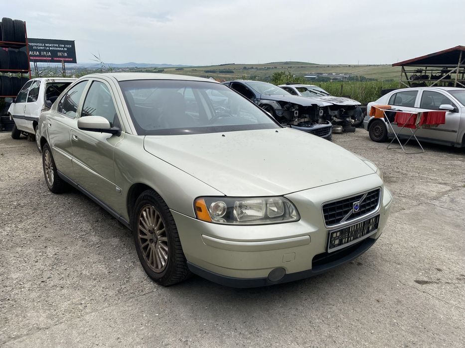 Dezmembrez piese Volvo S60