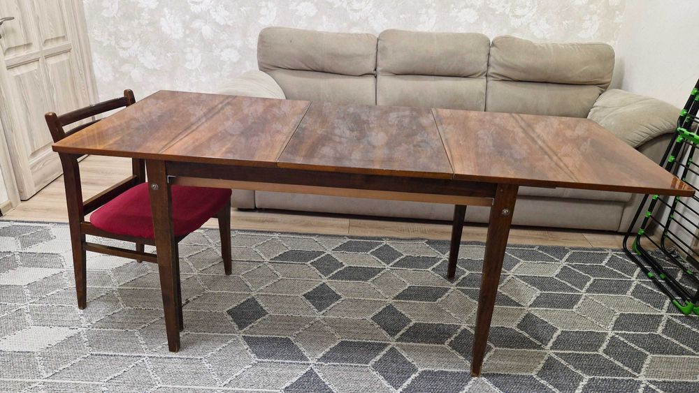 Раскладной стол Румыния со стульями