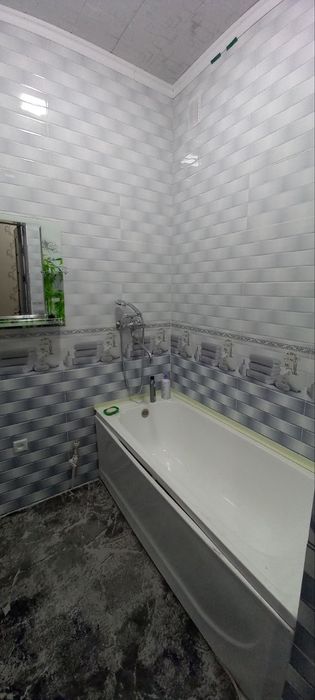 Продаётся Зарафшан, 13-мкр 76-дом 1-этаж