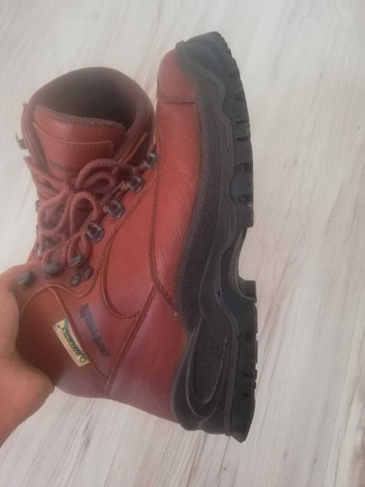 Дамски туристически/планинарски обувки - 36 номер