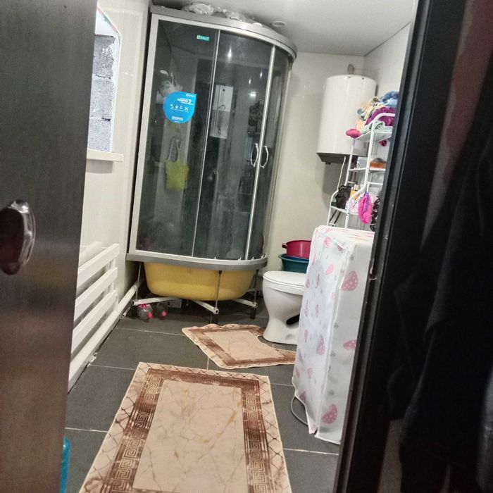Продам дом в хорошем районе обл. Больница .центр рынка