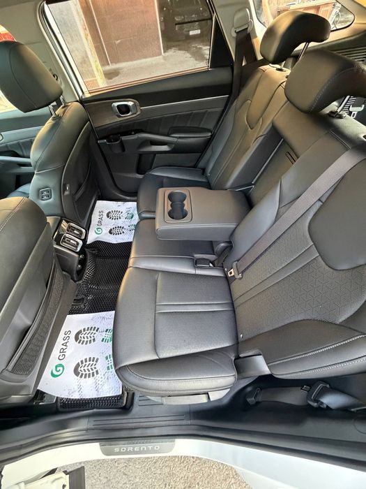 Kia Sorento sotiladi