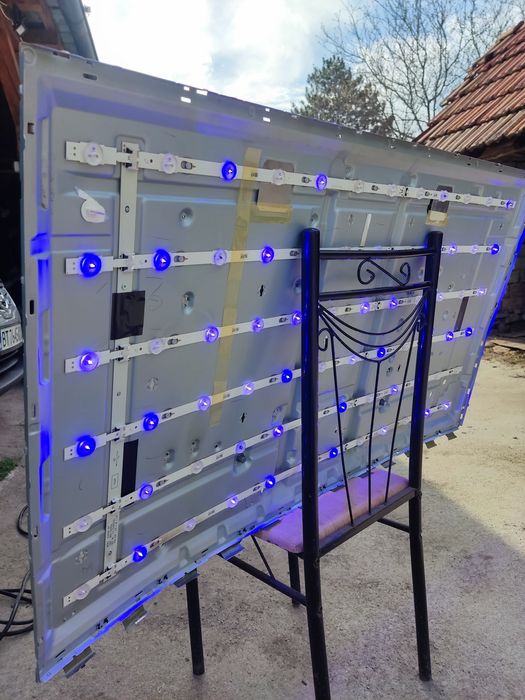 Samsung модел 49A6A0WK за части.