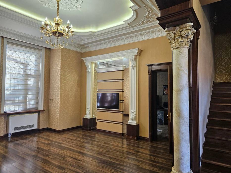 Урикзор (Учтепа тумани)  6 сотих 9 хона Евроремонт