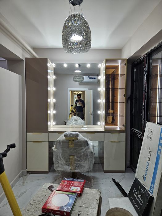 Мебель для салон красоты зеркала камод