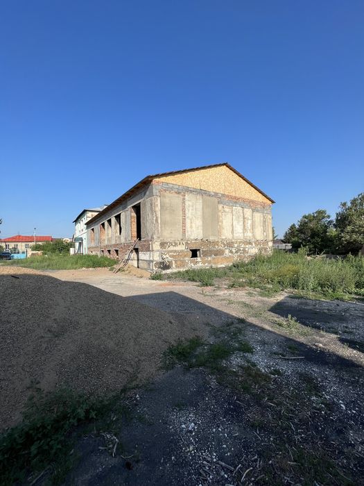 Здание 700 кв. 3-х этажное