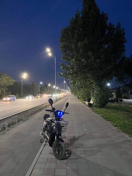 Продам электроскутер ск8