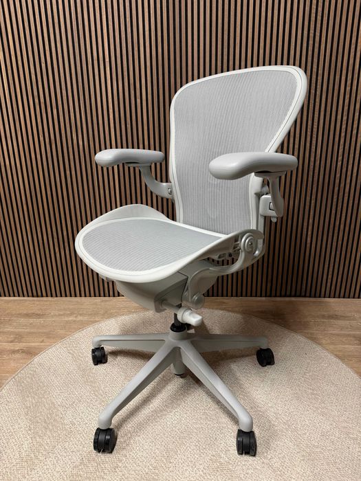 Refurbished Herman Miller Aeron Remastered Mineral