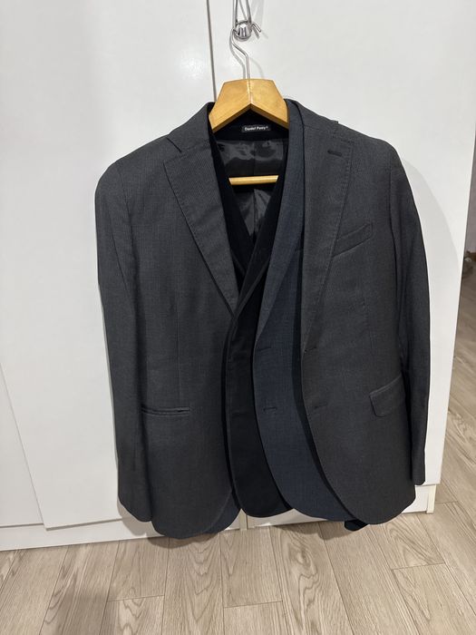 Костюм двойка 3 пары, пиджаки