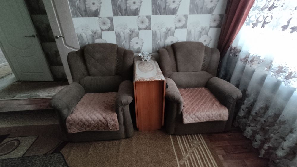 Диван каркасный+2кресла все целое.