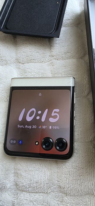 Motorola razr 60