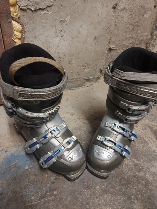 Скиорски обувки Dalbelo и Спортпром