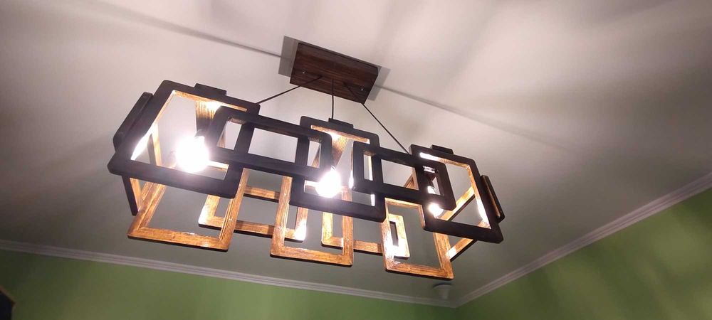 lustra de lemn