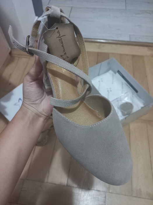 Pantofi dama din piele cu toc bej noi 36