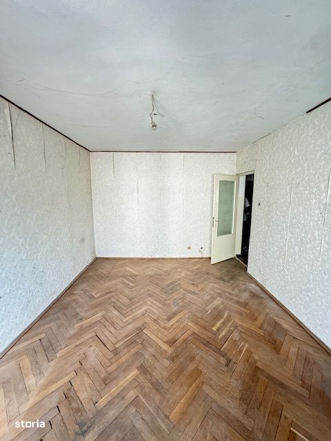 Apartament 2 camere de vanzare, ultracentral, B-dul Republicii, Barlad