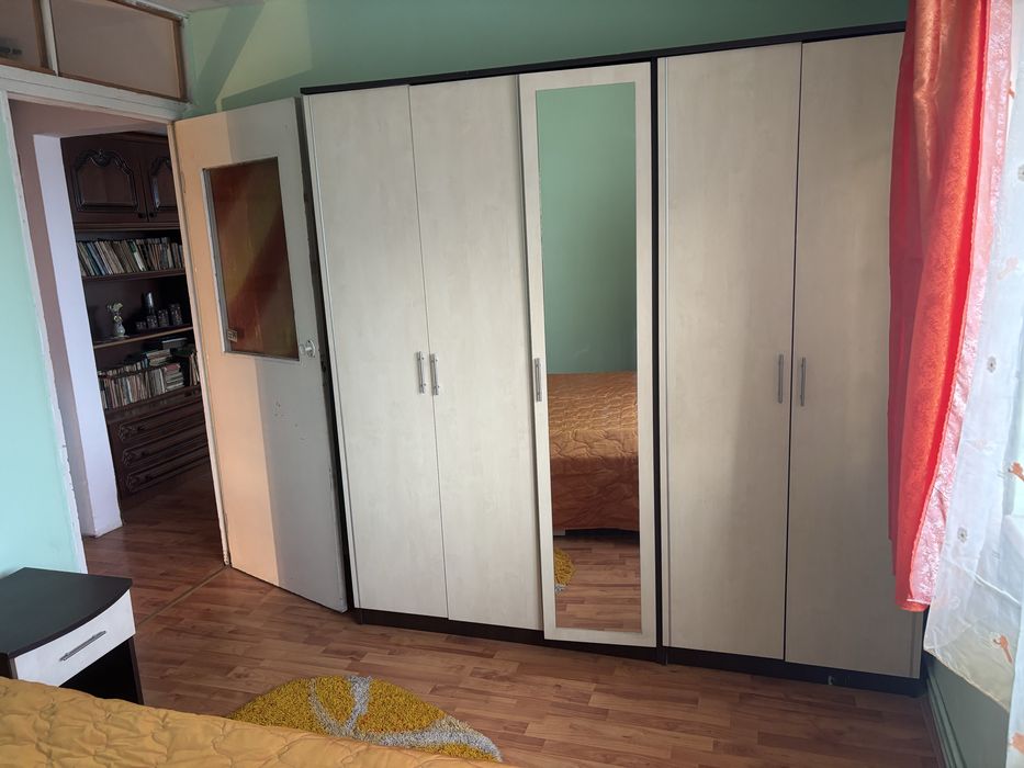 Vand apartament 3 camere