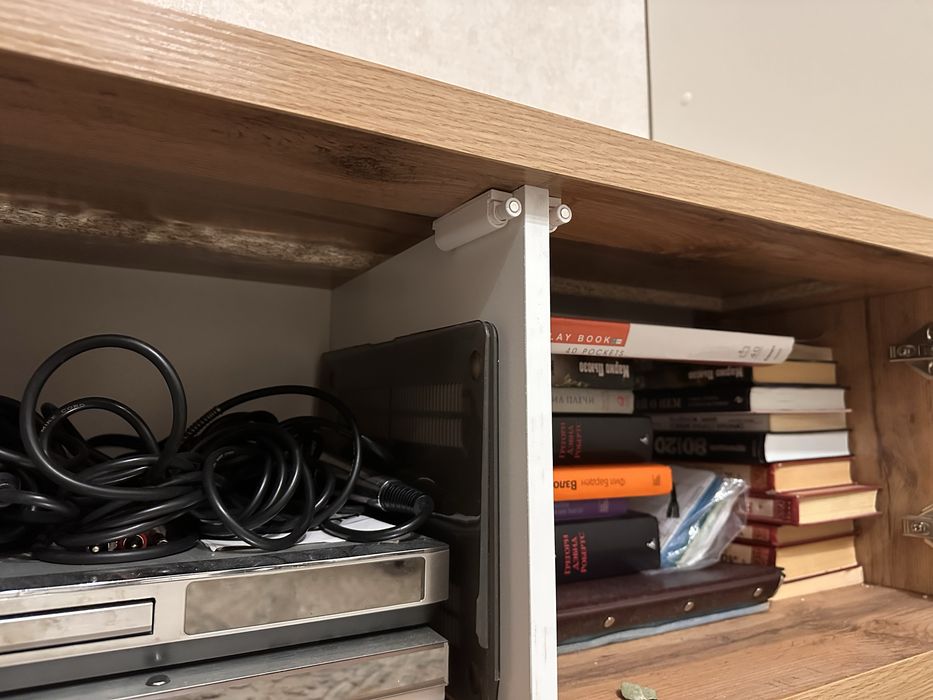 Продам тумбу под ТВ